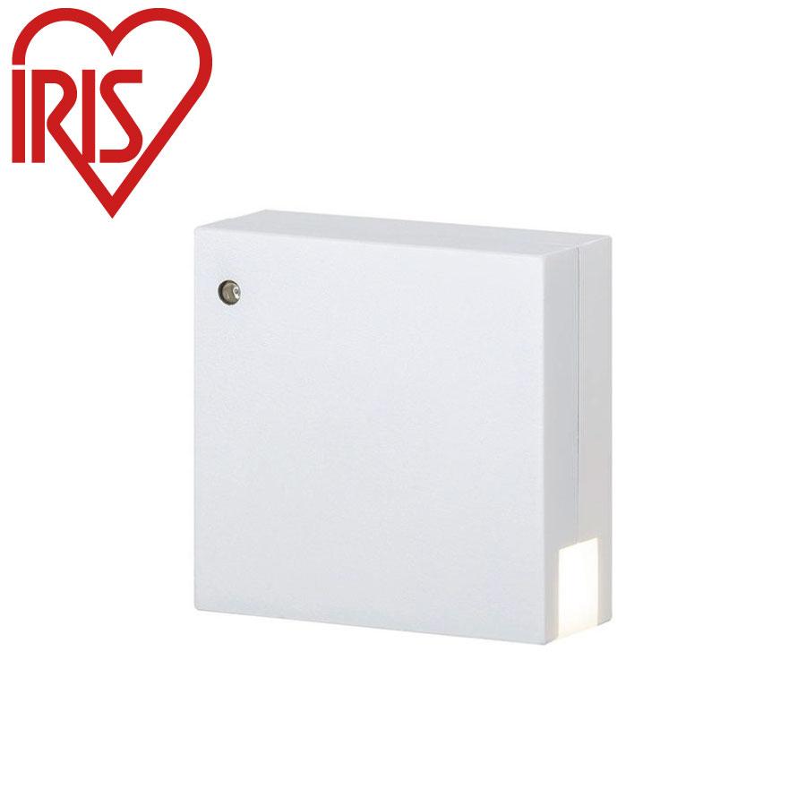 コンセント式LEDセンサーライト 明暗センサータイプ